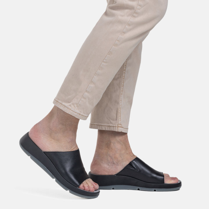 AAVIKKO Women’s sandals