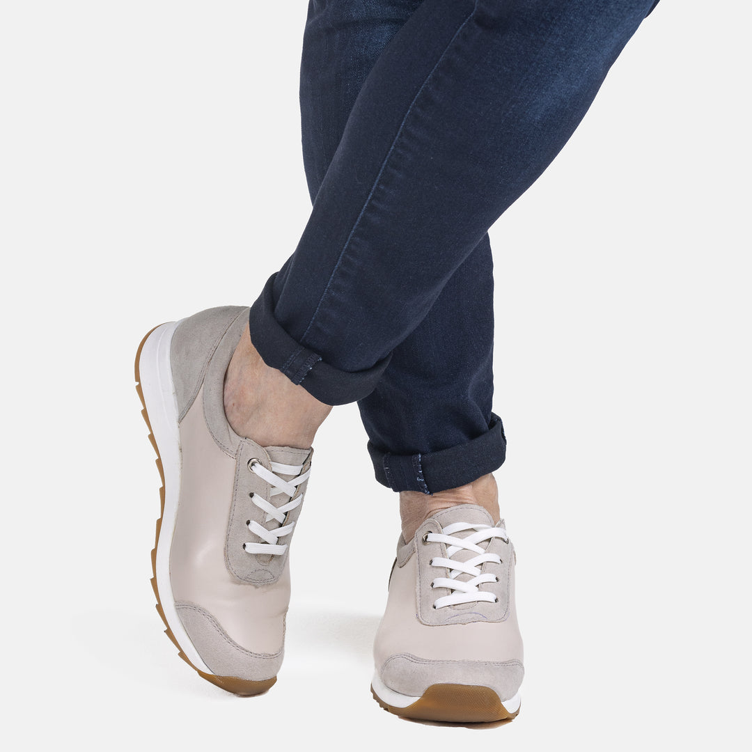 LUOTO Women’s stretch vegan sneakers