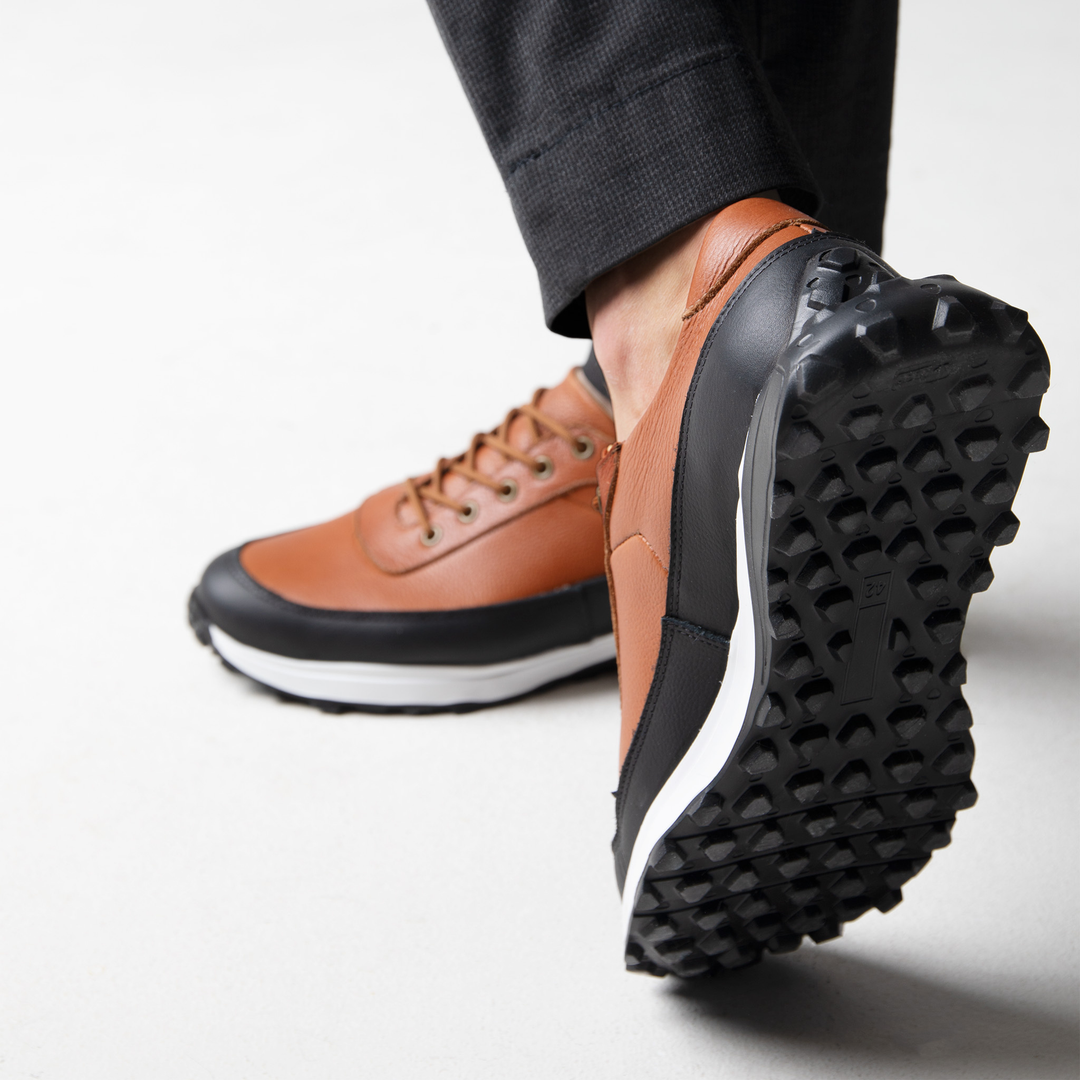 PIISPA Leather Sneakers