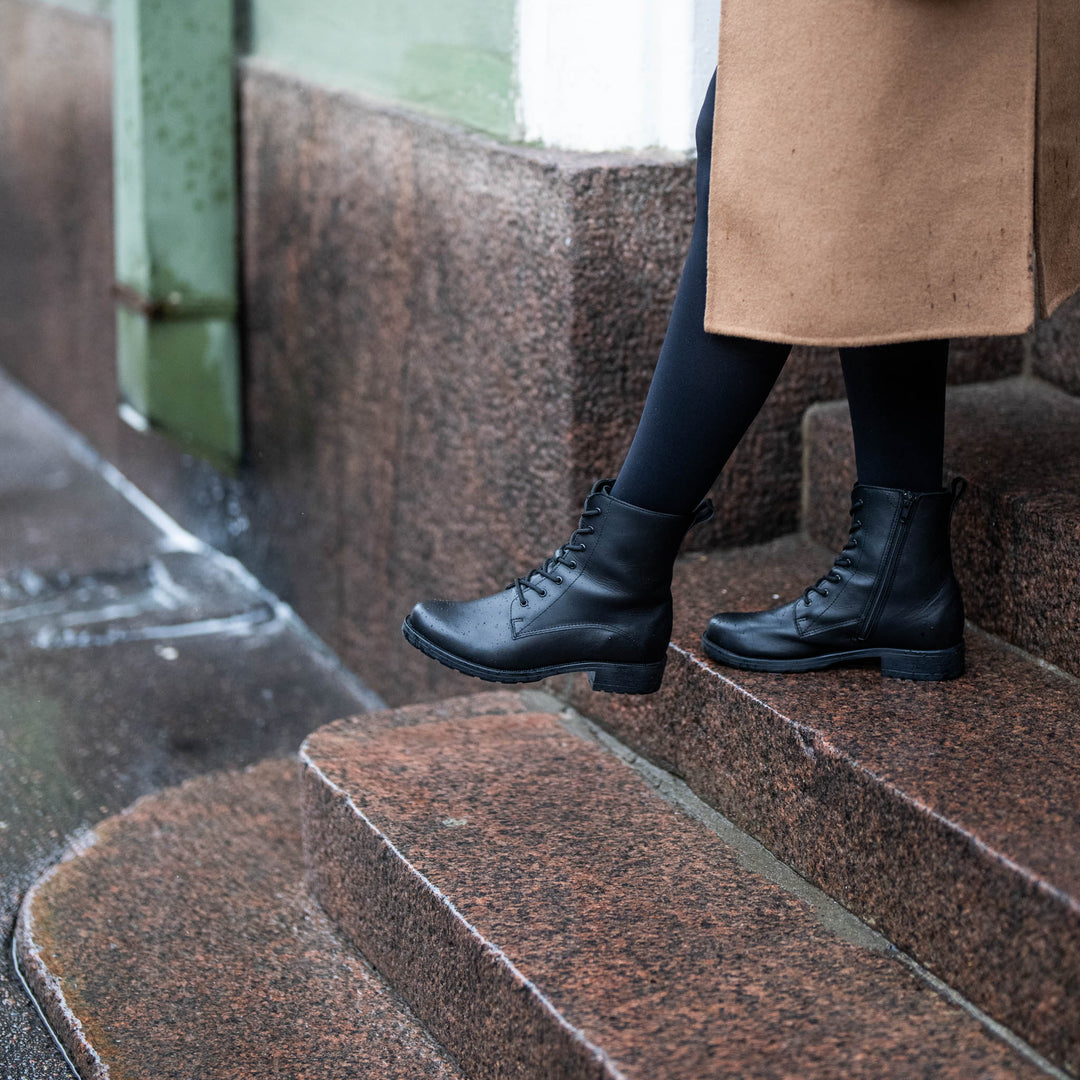 LUHTA Women's lace-up boots