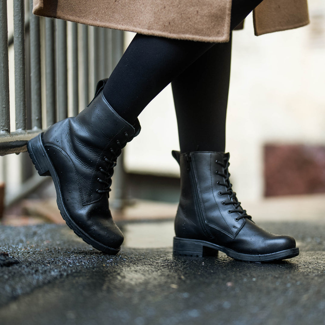 LUHTA Women's lace-up boots