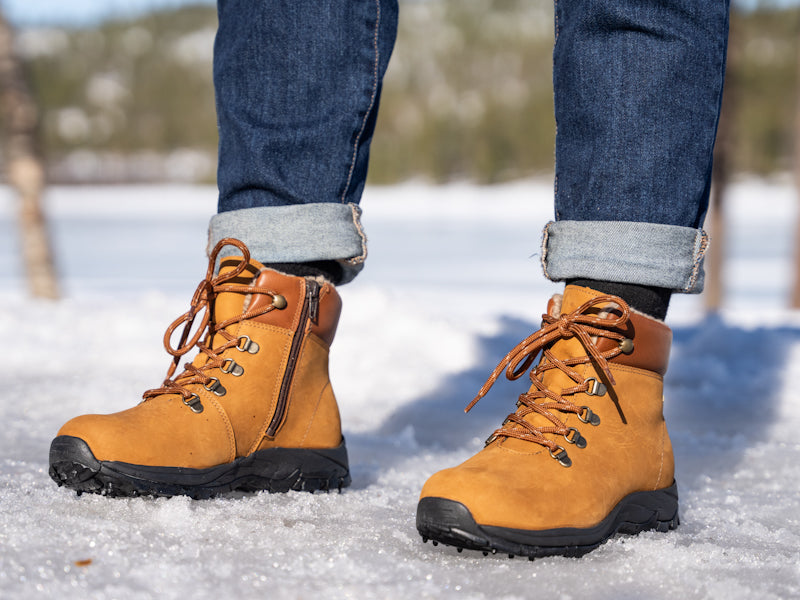 KAAKKURI Women's GORE-TEX® spike winter boots
